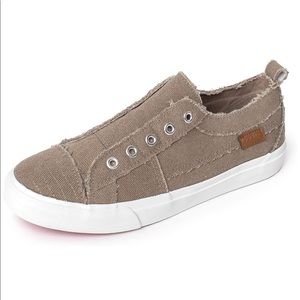 Womens Corkys Babalu Tennis Shoe 7 Taupe